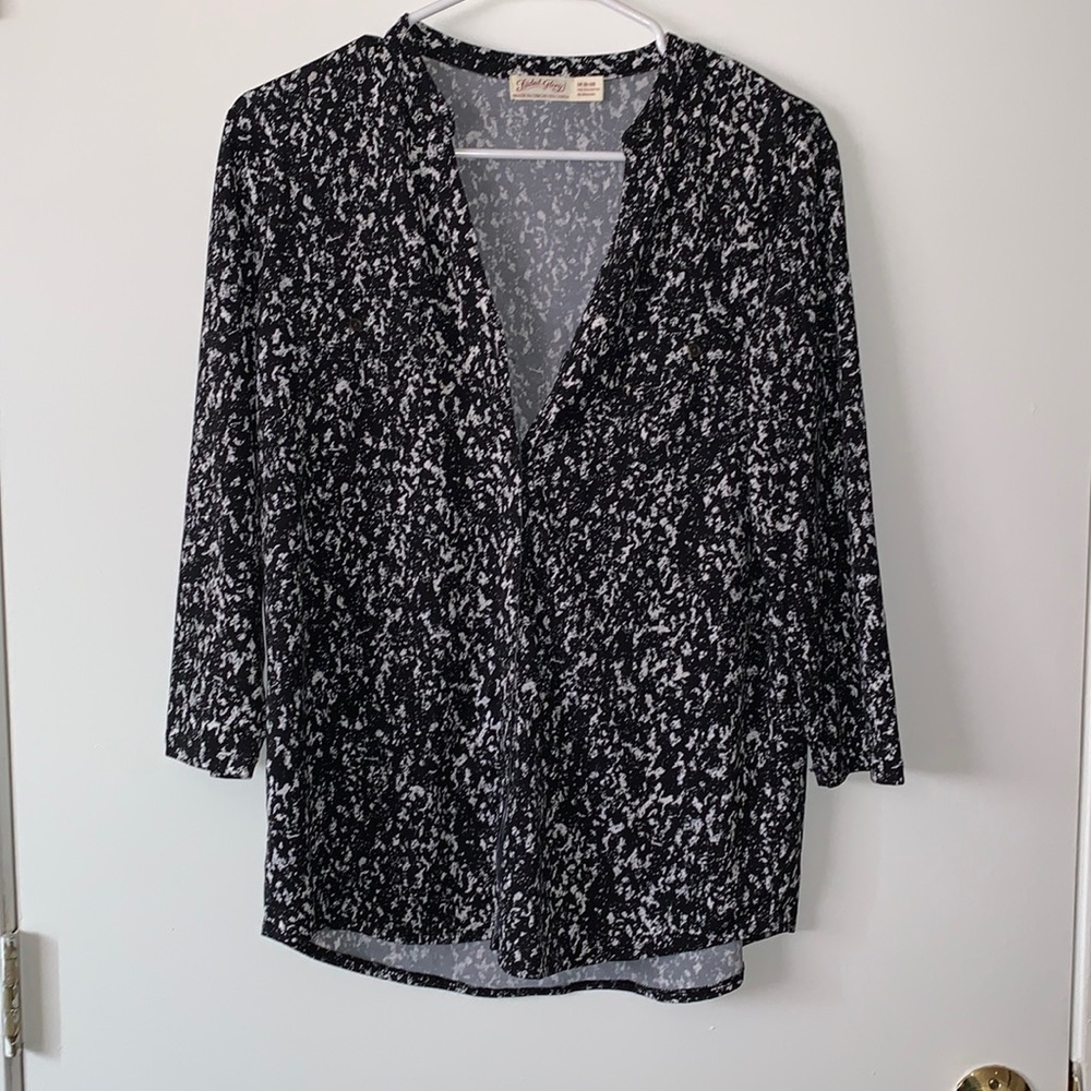 Semi long sleeve smooth fabric top!